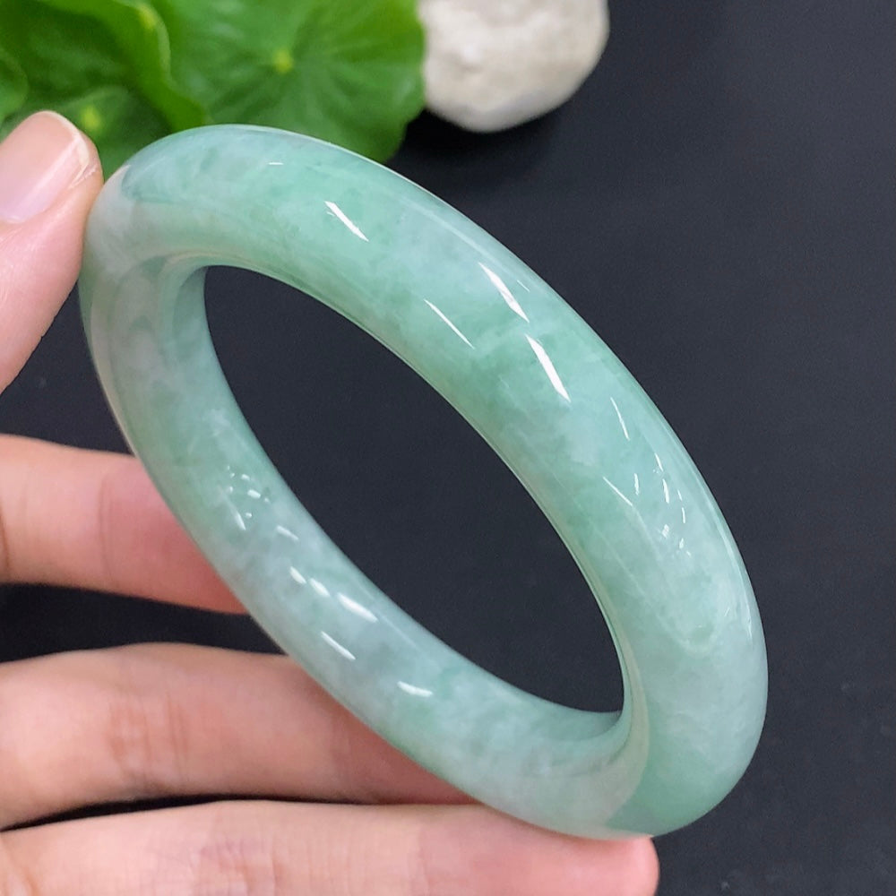 Jadeite Round Bangle