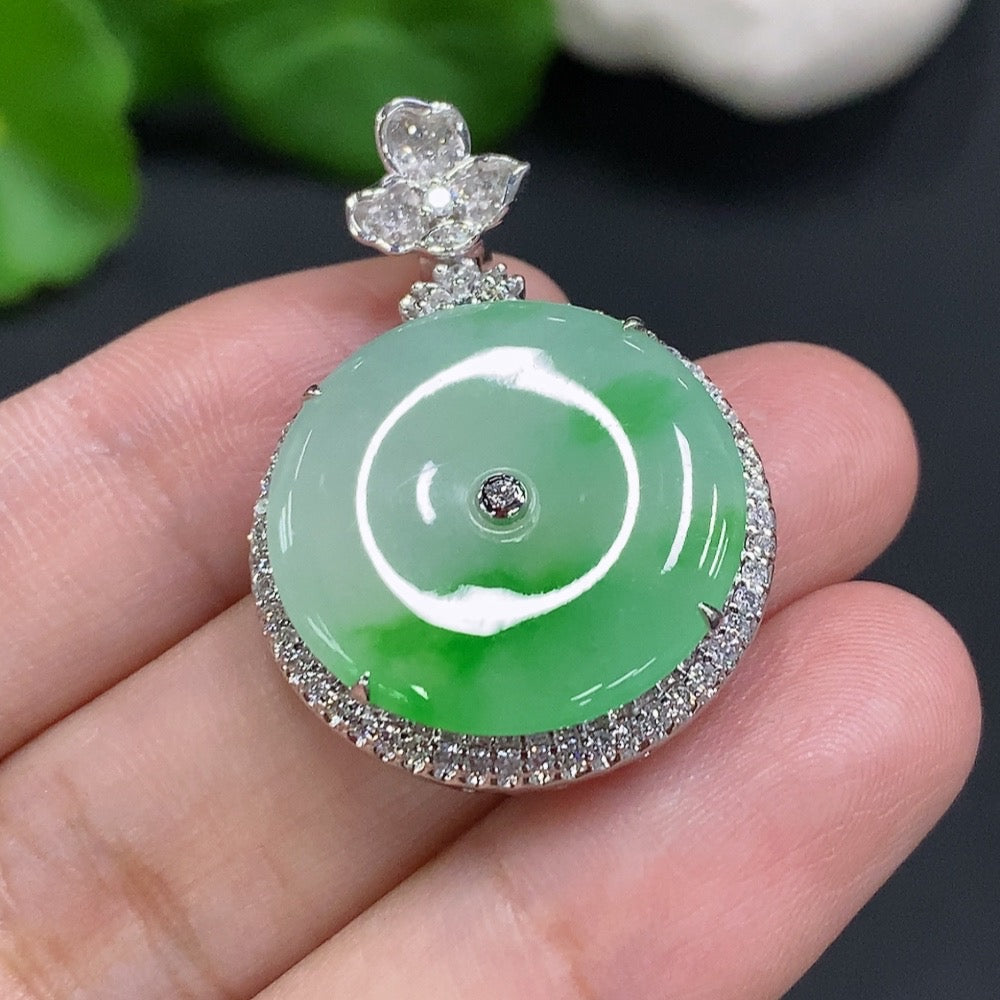 Jadeite Safety Buckle Inlaid Pendant 18K Gold Total Weight Approx. 8.4g