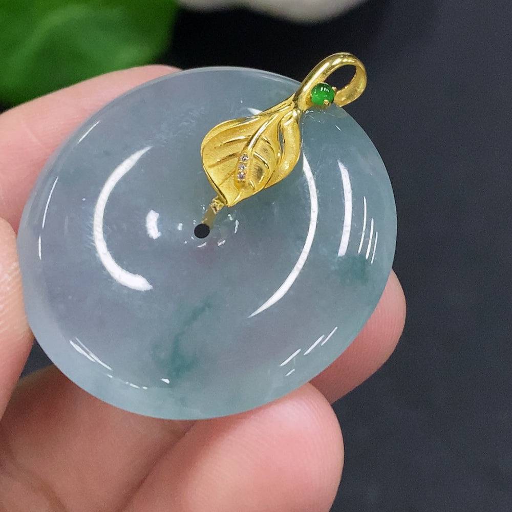 Jadeite safety buckle by HUILIU HQ with gold surface, no markings, weighing approximately 10g, showcasing smooth jade surface.
