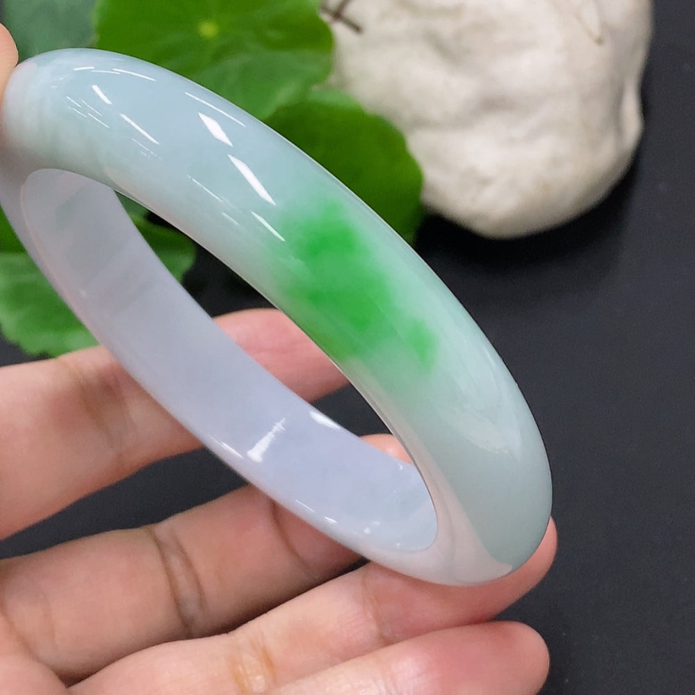 Jadeite round bangle with size 58.8, weight approximately 68.6g, showcasing smooth, polished green jade bracelet from HKHQ.