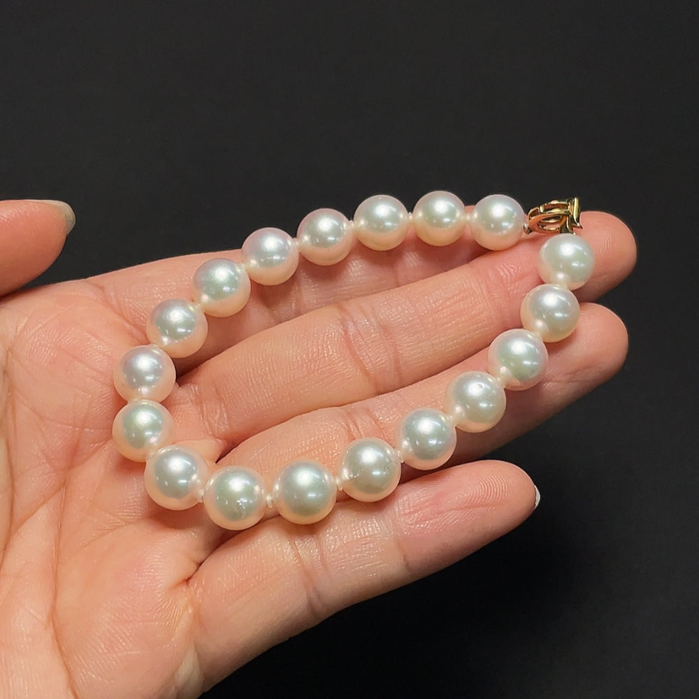 Saltwater Pearl Bracelet in 18K Gold with Diamond Accents