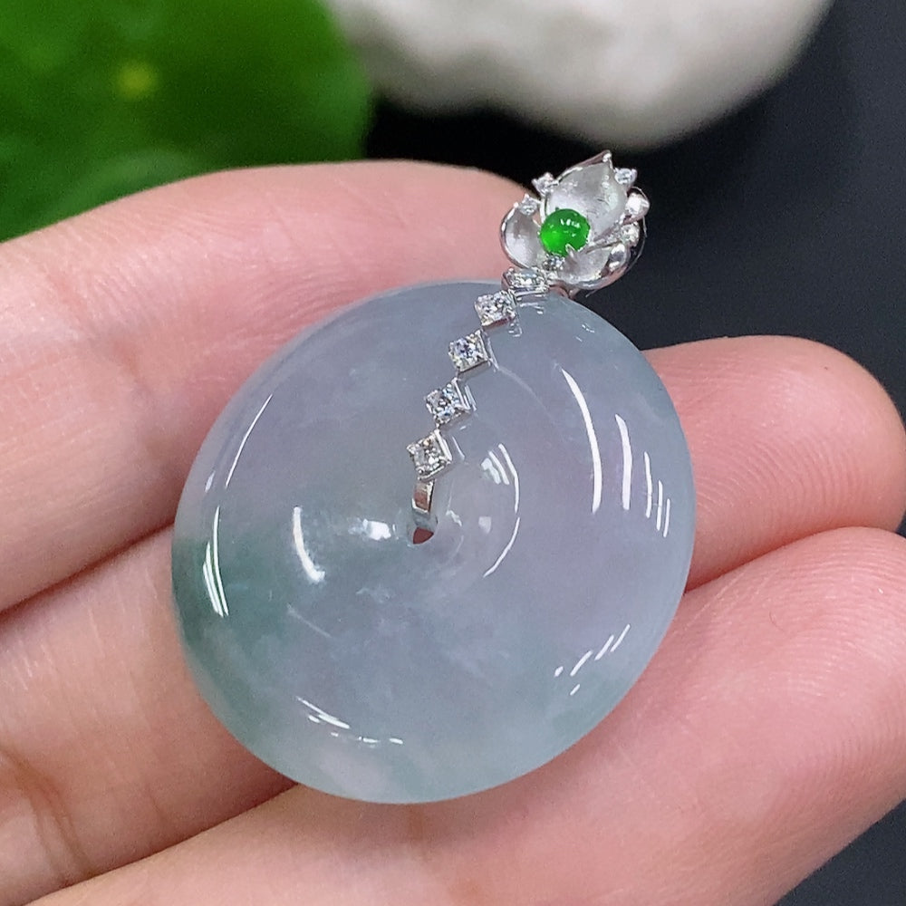 Jadeite Pendant Peace Buckle with 18k Buckle Head, Non-Diamond, Total Weight Approx. 7.16g