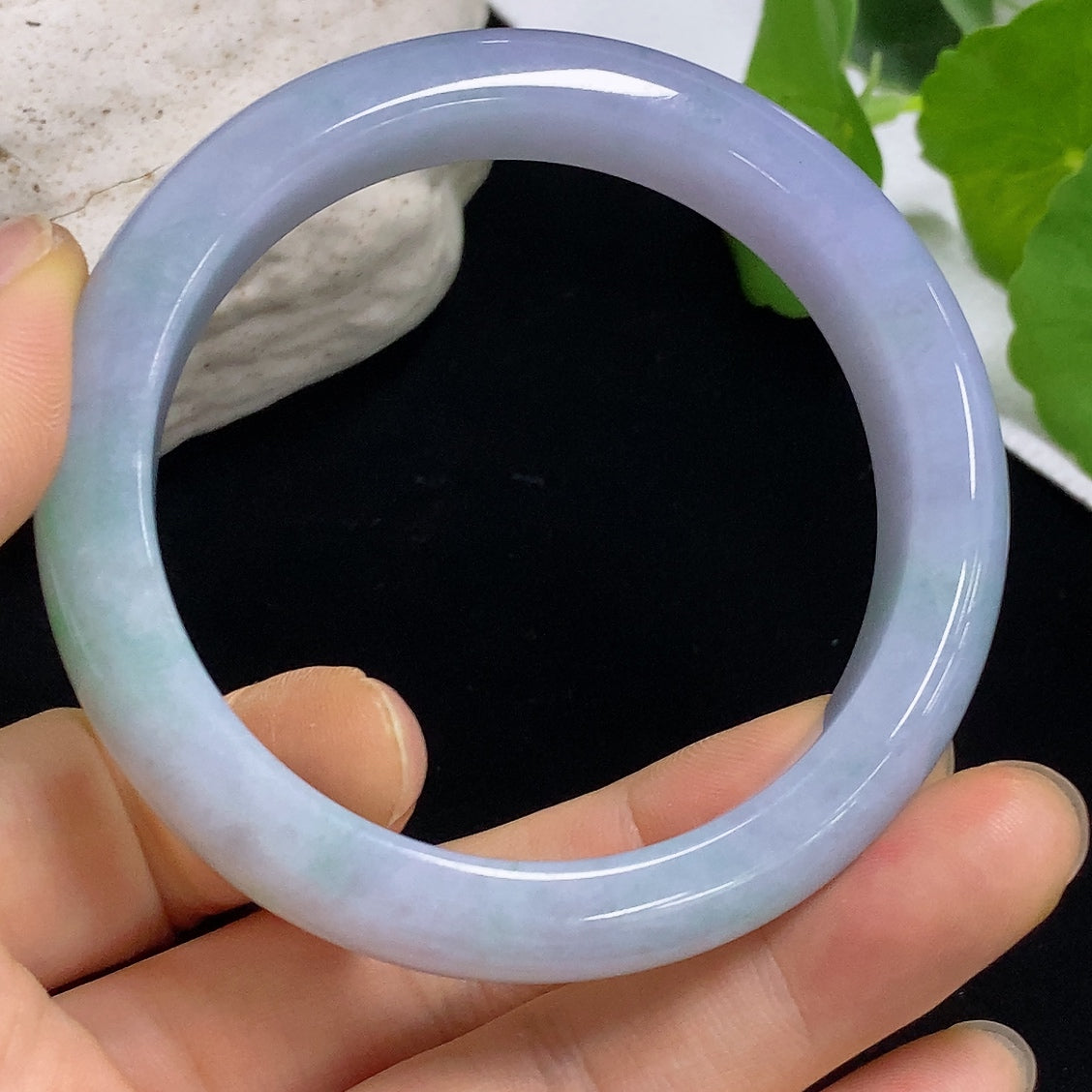 HKHQ jadeite round bangle bracelet in size 54.5 with a weight of 57g, featuring smooth, polished jadeite in a circular design.