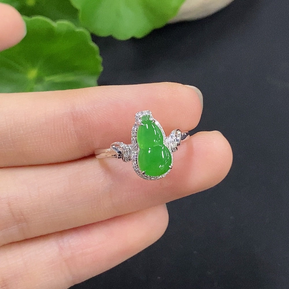 Jadeite Gourd Inlaid Ring with Diamond . | Huiliu Certified