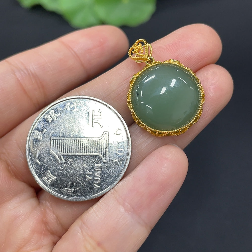 Hetian Jade Cabochon Pendant with 18K Gold, Total Weight Approx. 4.4g
