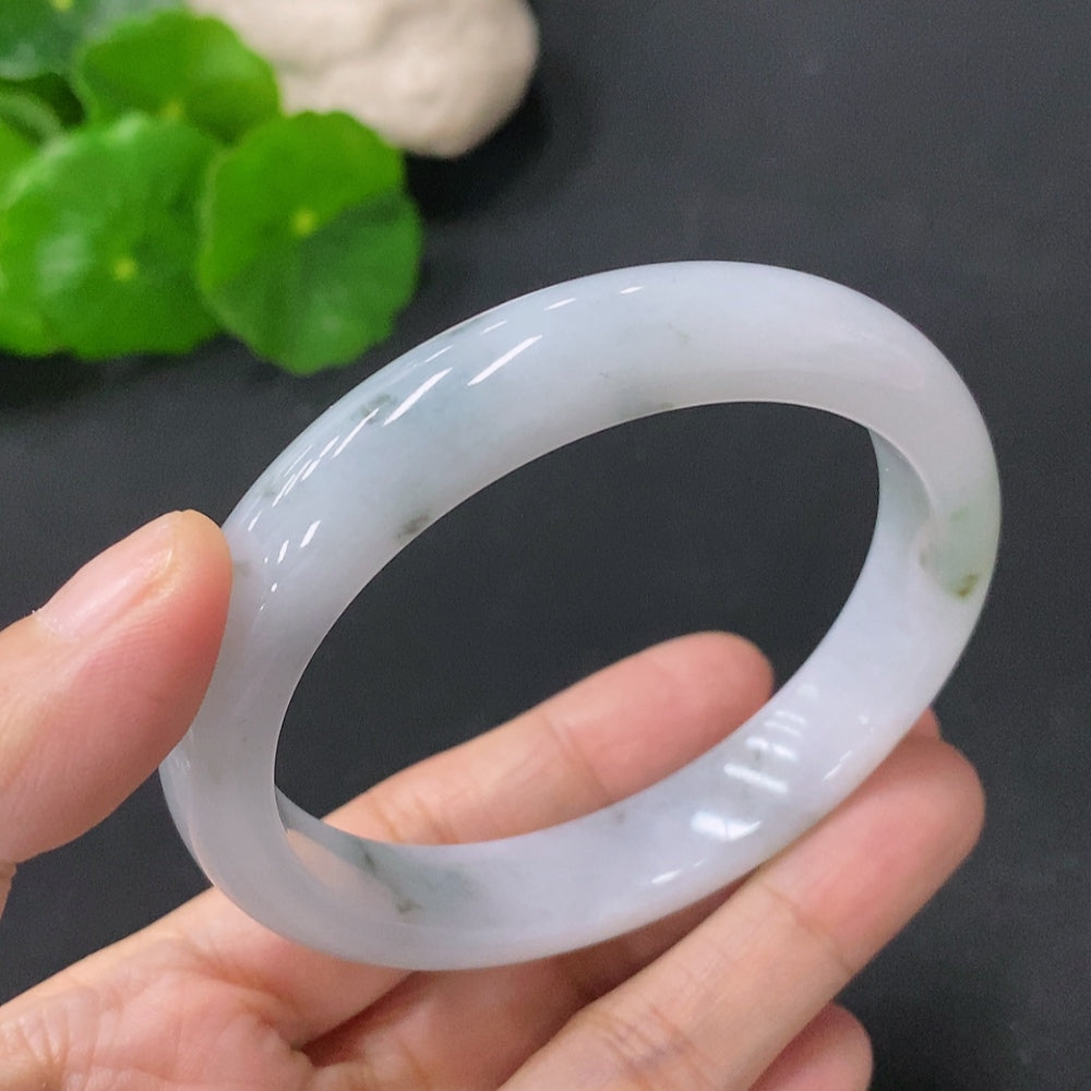 Jadeite Round Bangle 55.5mm (Approx. 47.3g)