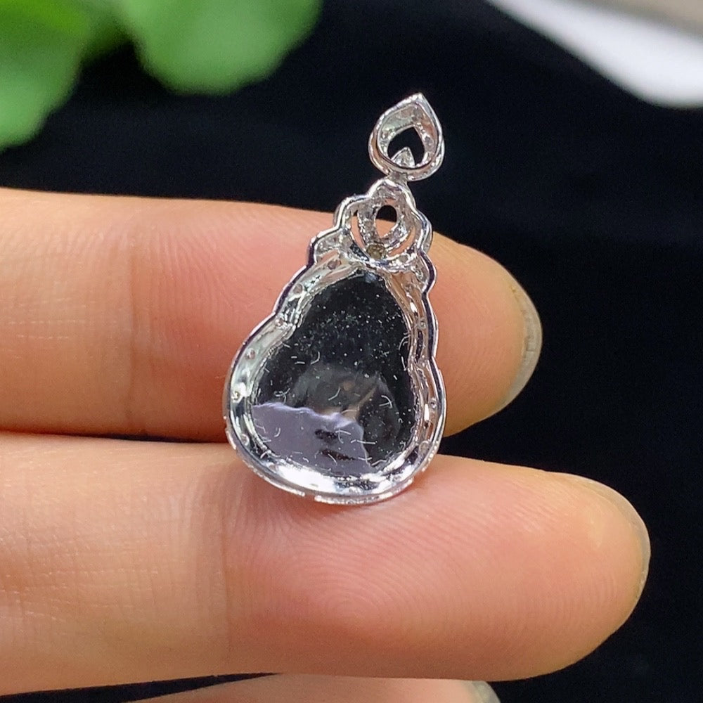 Jadeite Gourd Pendant with 18K Gold and Diamond Accents, Total Weight Approximately 1.88g