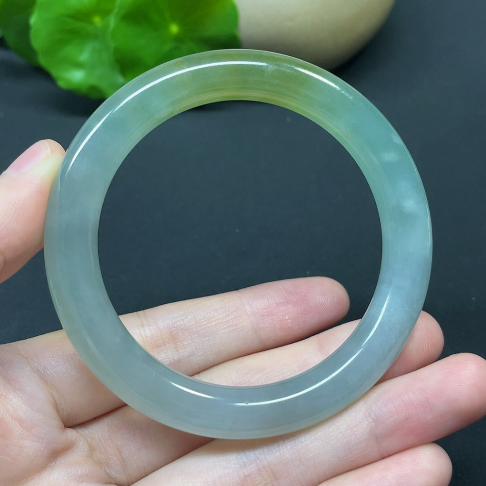 HKHQ Jadeite round bangle in size 52.4, weighing 41.46g, showcasing smooth, polished jadeite with a glossy finish.