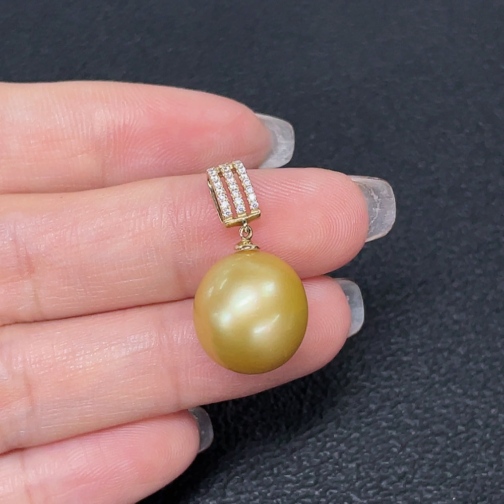 Seawater pearl pendant by HKHQ featuring a 13.2mm pearl on 14K gold setting, weighing about 4g, color unknown, non-diamond jewelry