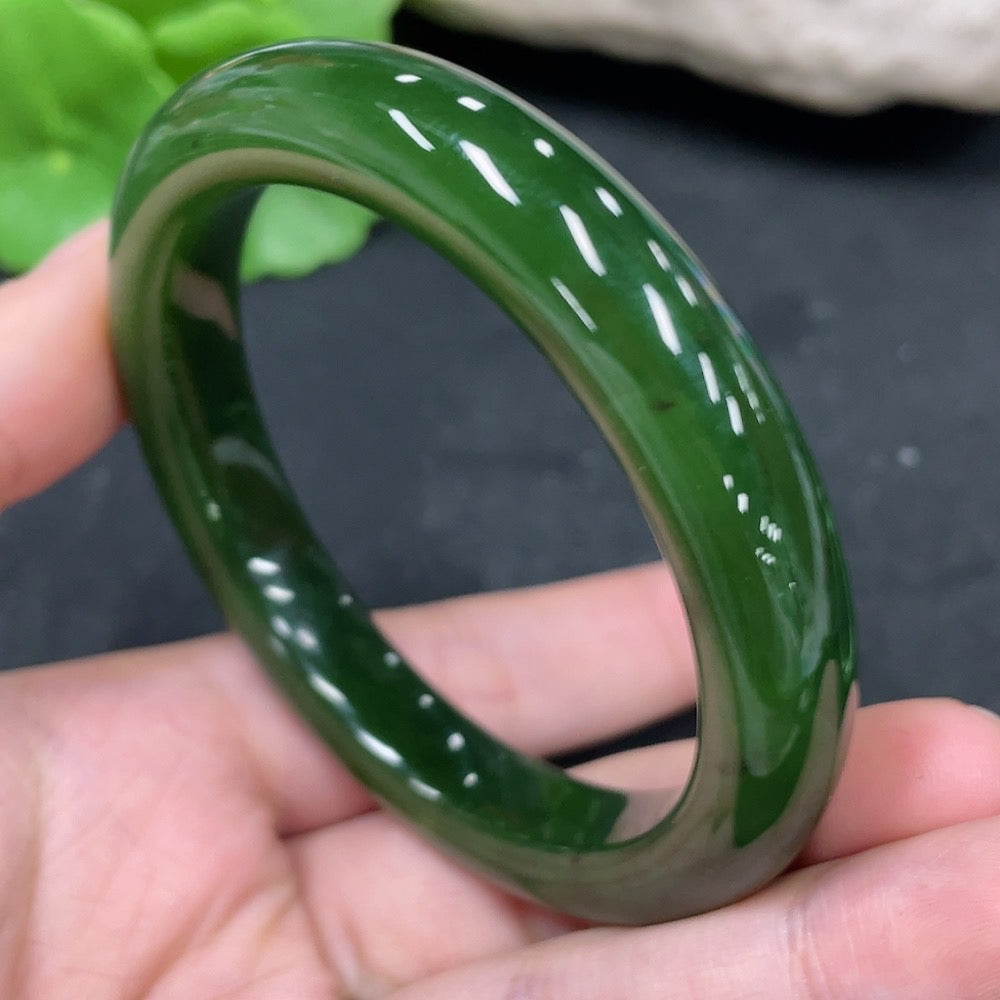 Hetian jade jasper round bracelet with 54.7cm size, 46.8g weight, featuring smooth, polished jade beads from HUILIU HQ.