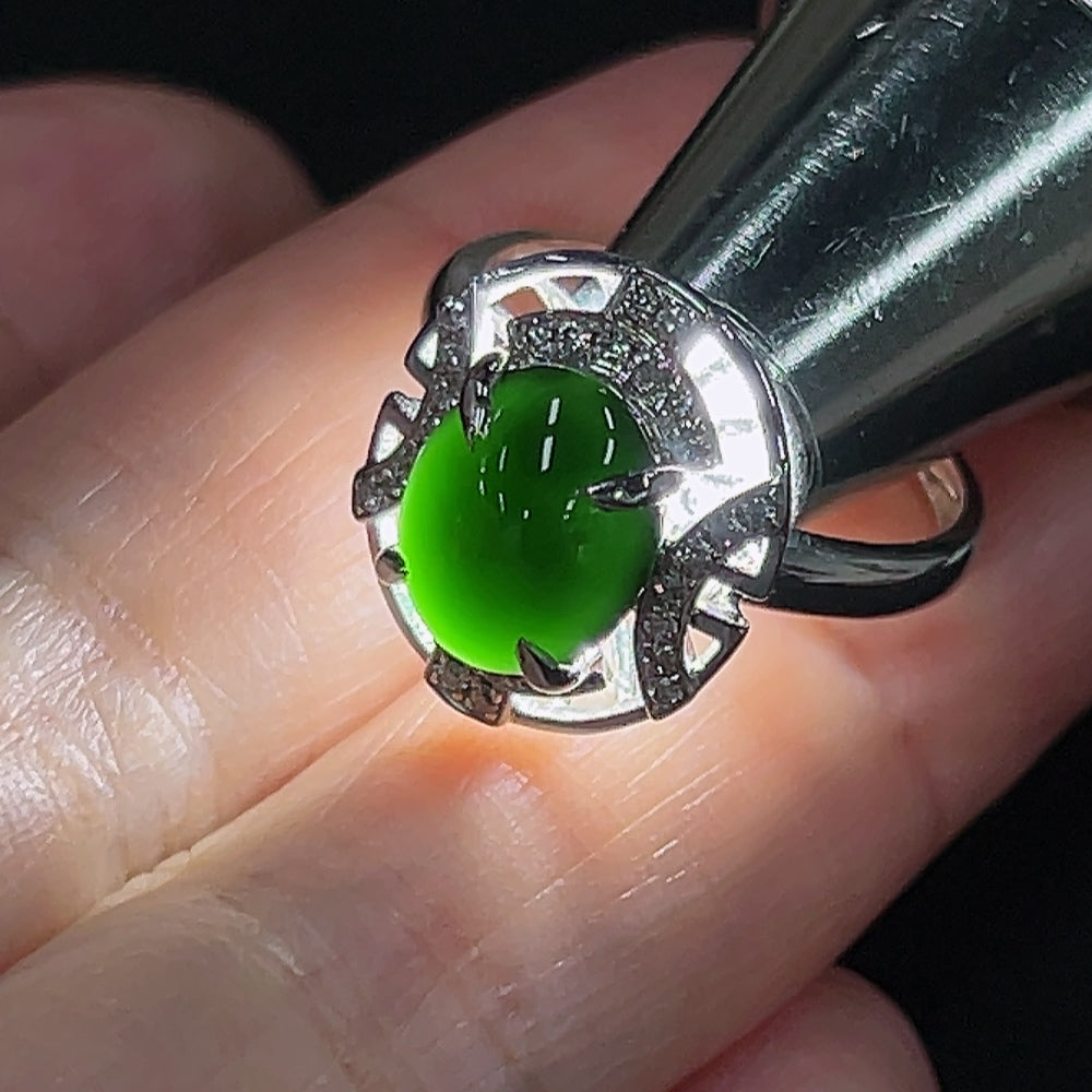 Jadeite inlaid ring with diamond accents, size 14, 18K gold, weighing approximately 4g, crafted by HKHQ.