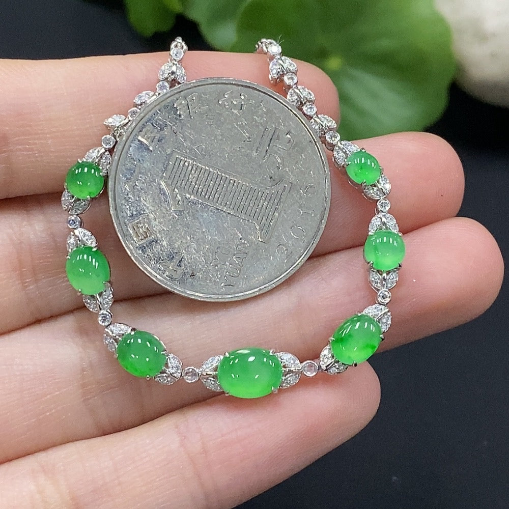 Jadeite inlaid necklace, 18K gold with diamond accents, total product weight approximately 6.35g