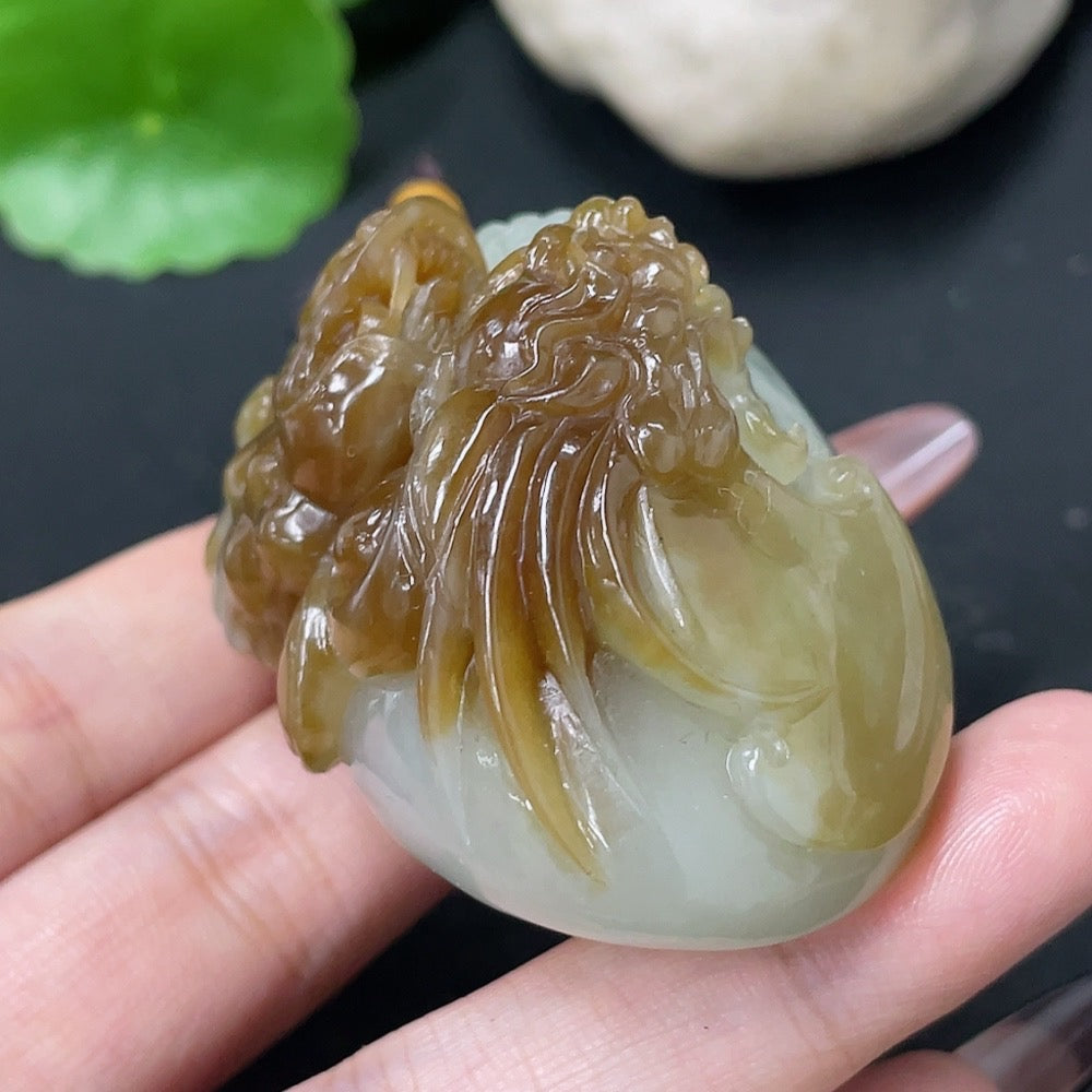 Hetian Jade Handheld Carving "Dragon Dominates the World" with Non-Hetian Jade Beads