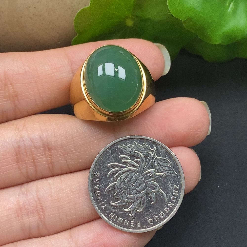 Elegant jadeite ring in 18k gold, featuring a smooth, polished design from HKHQ jewelry collection.