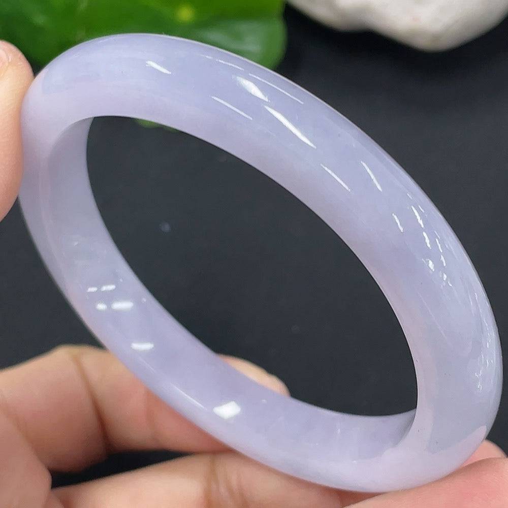 Jadeite concubine bracelet in green jade, size 54.2/48.2mm, weighing approximately 36.28g, from HUILIU HQ.