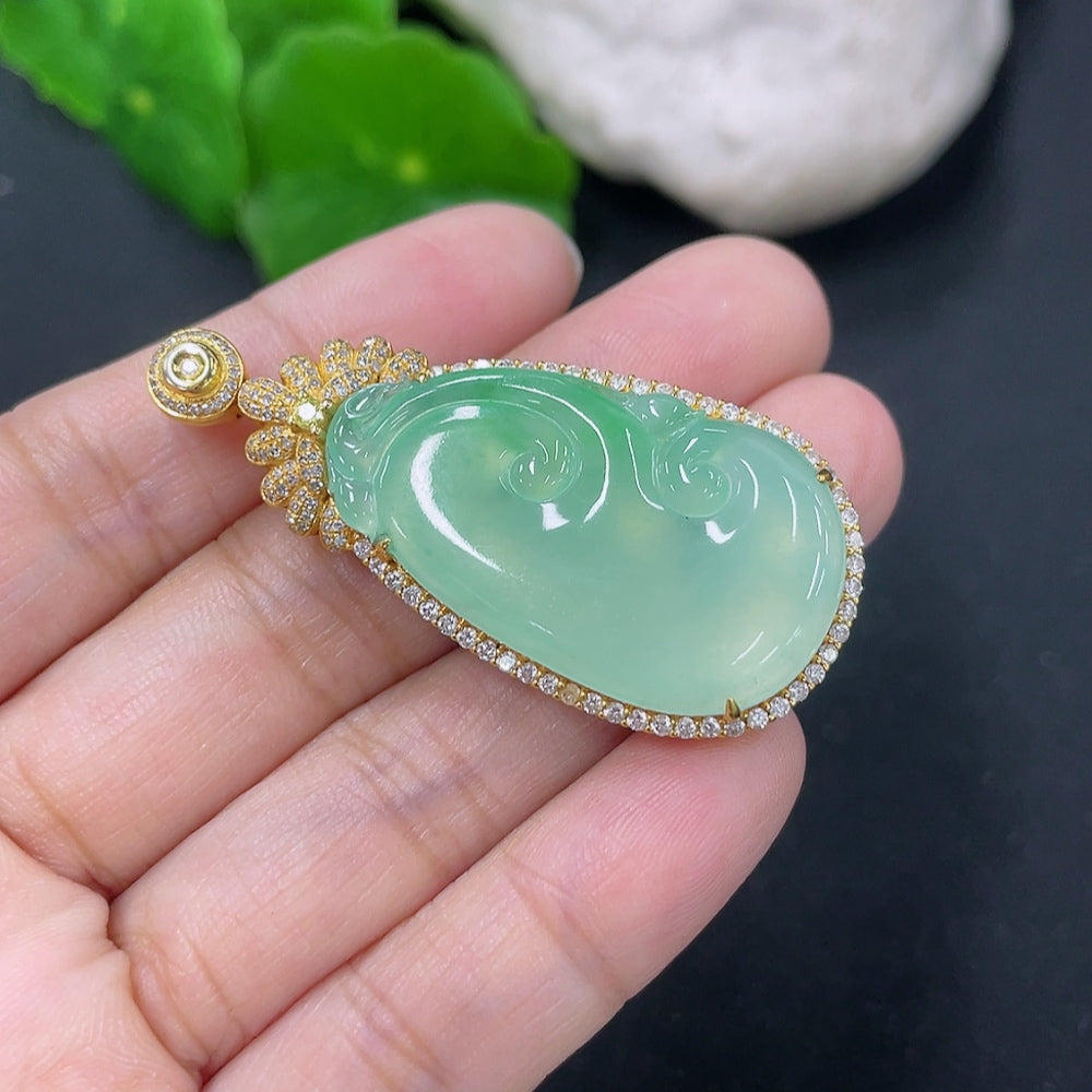 Jadeite Ruyi Inlaid Pendant 18K Gold Total Weight Approx. 10.9g (Colorless Accent Stones Are Diamonds)