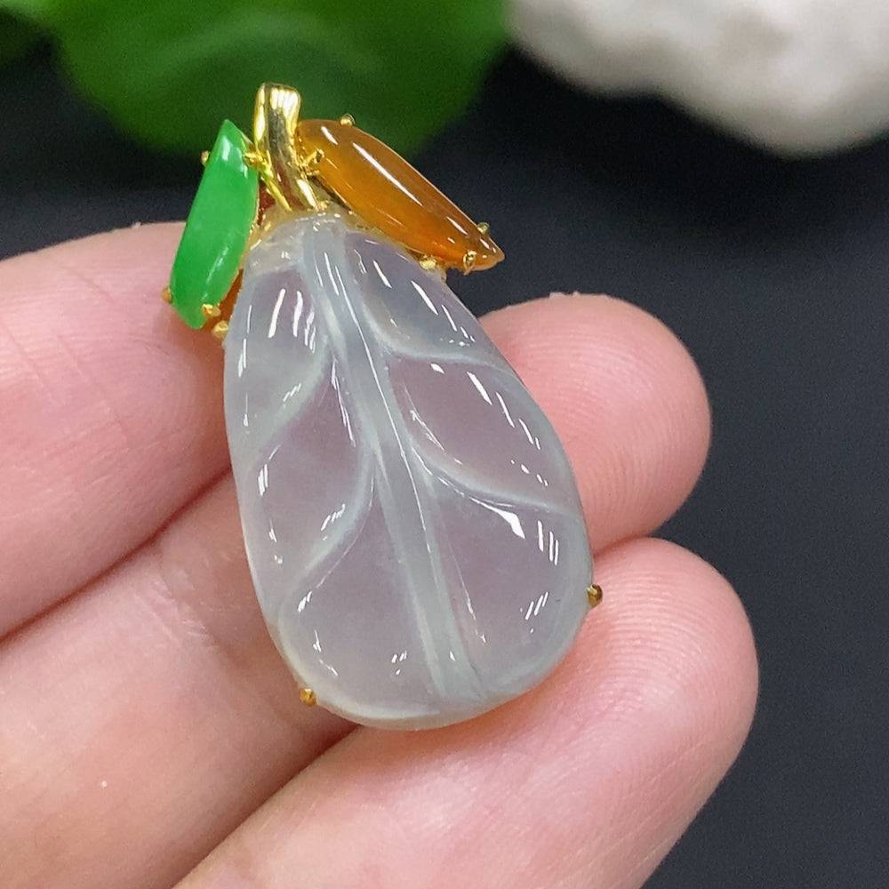 Jadeite leaf inlaid pendant by HUILIU HQ with 18K gold setting, showcasing a detailed jade jade pendant with gold accents.