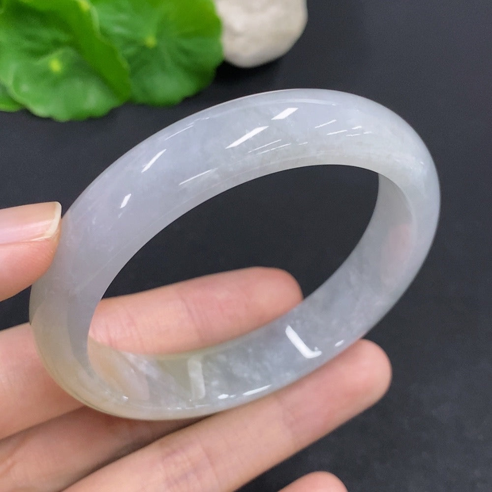 Jadeite Round Bangle