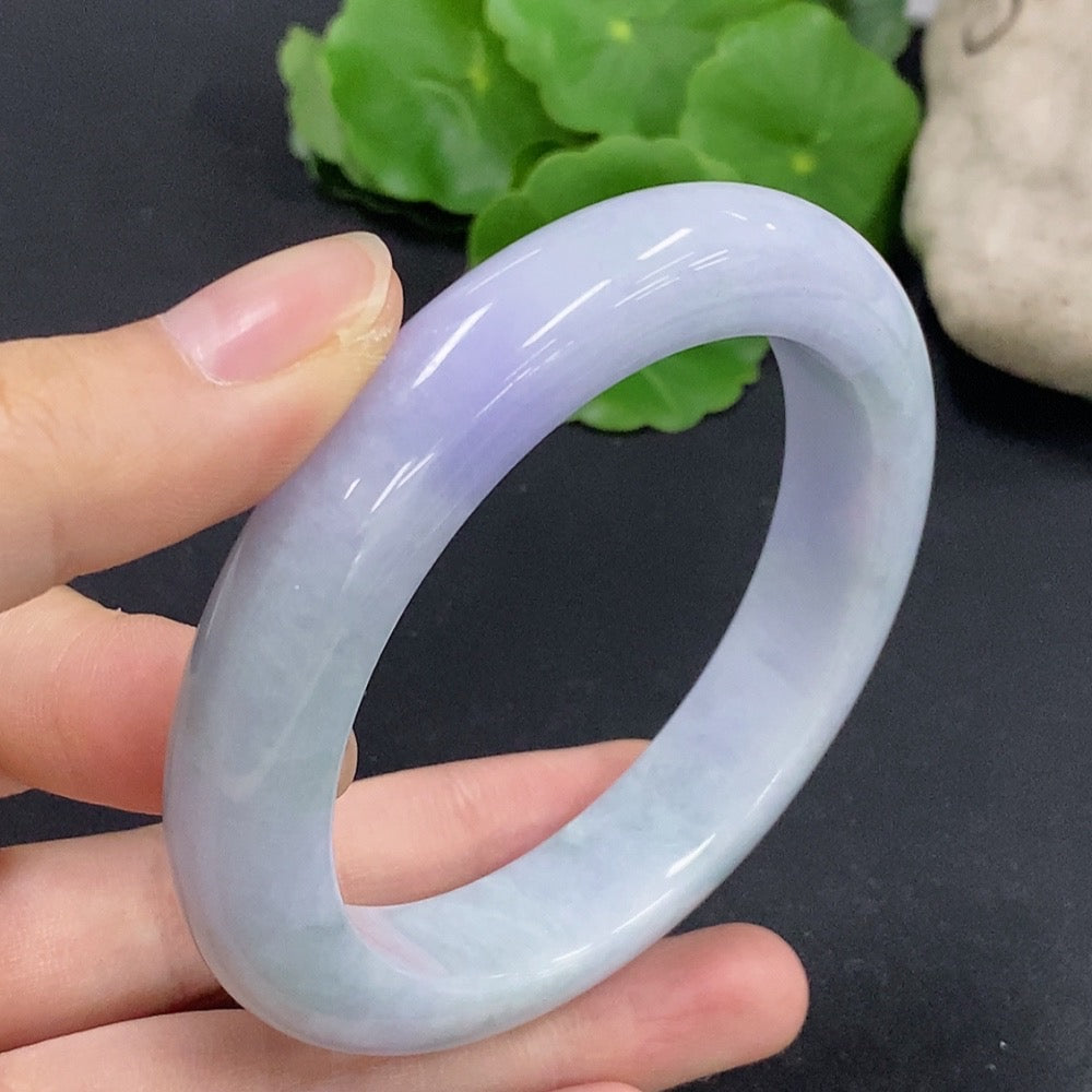 Jadeite round bracelet in size 58 with a total weight of 71.29g, featuring smooth jadeite beads on a HKHQ-branded jewelry piece.