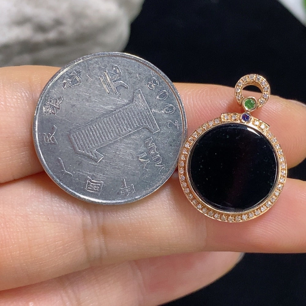 Jadeite Plain Pendant with 18k Diamond (Colorless) Setting