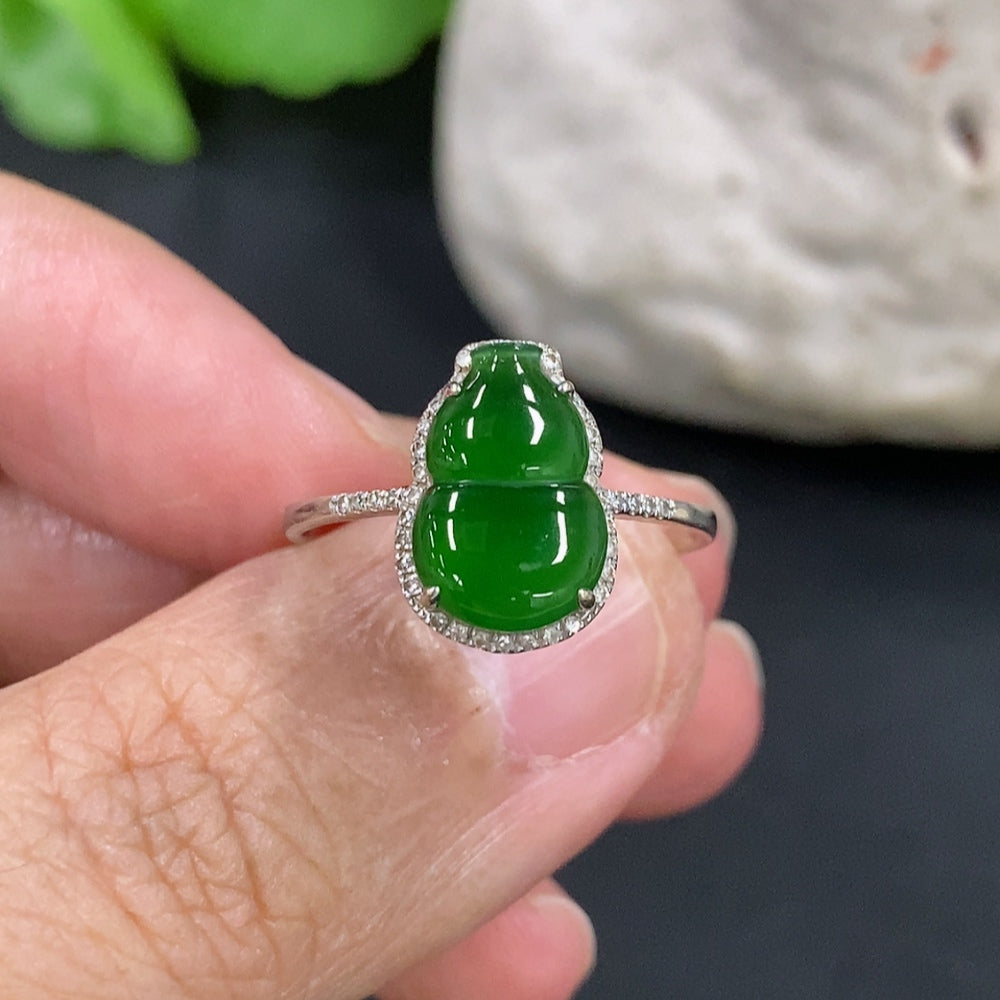 Jadeite gourd inlaid ring with 18K gold and diamond accents, elegant jewelry piece from HKHQ featuring detailed craftsmanship.