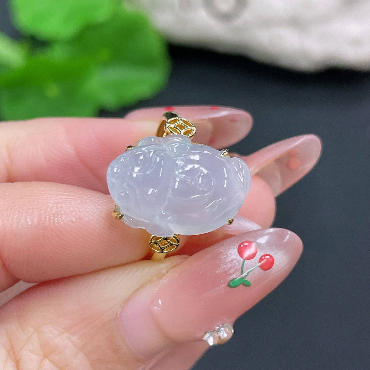 HUILIU HQ jadeite ring featuring a toad inlaid design, crafted from high-quality jade with intricate detailing.