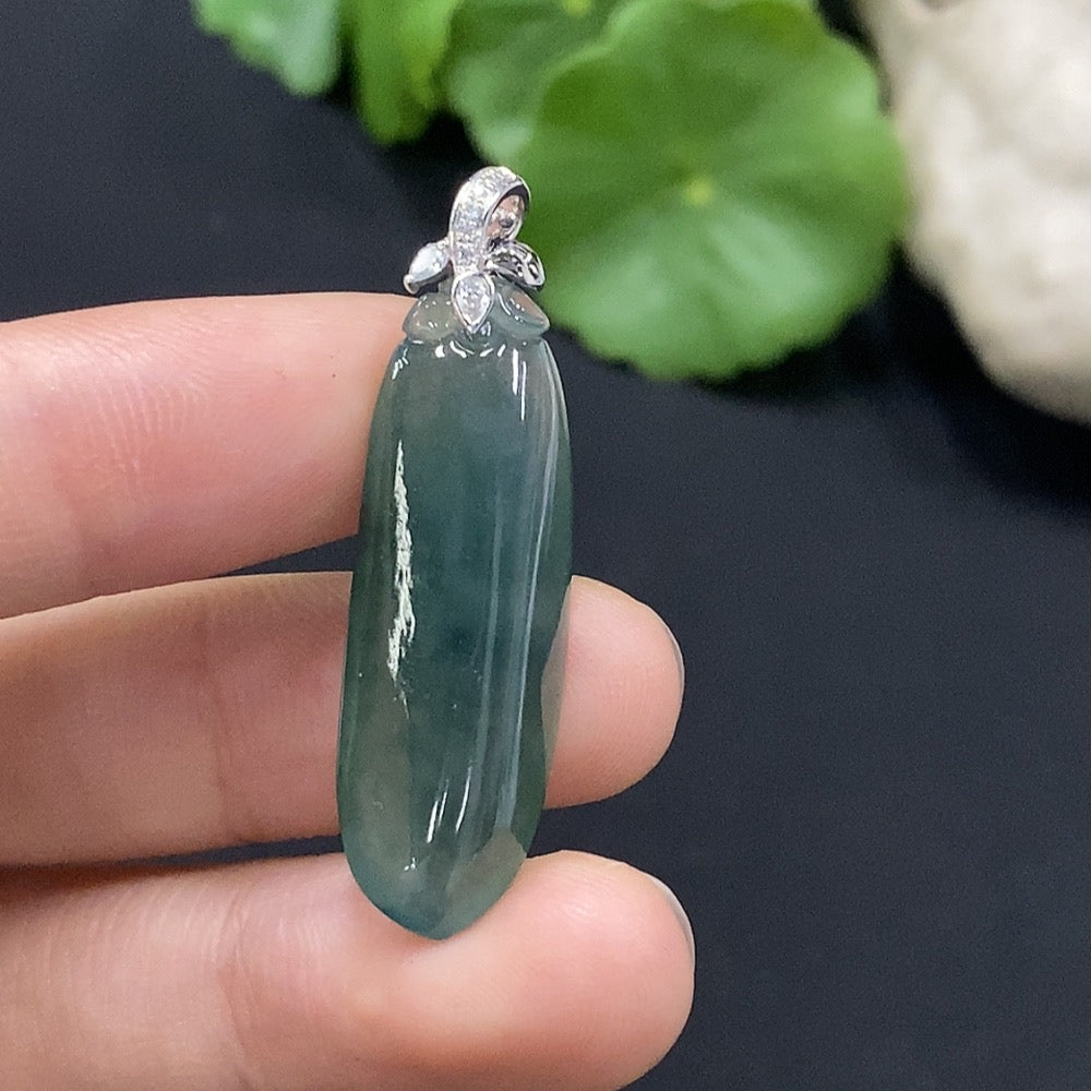 Jadeite Blessing Melon Pendant with 18K Gold and Diamond Accents, Total Weight Approx. 4.88g