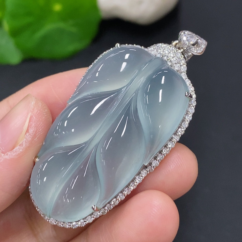 Jadeite Leaf Inlaid Pendant 18K Gold (With Diamond Accents)