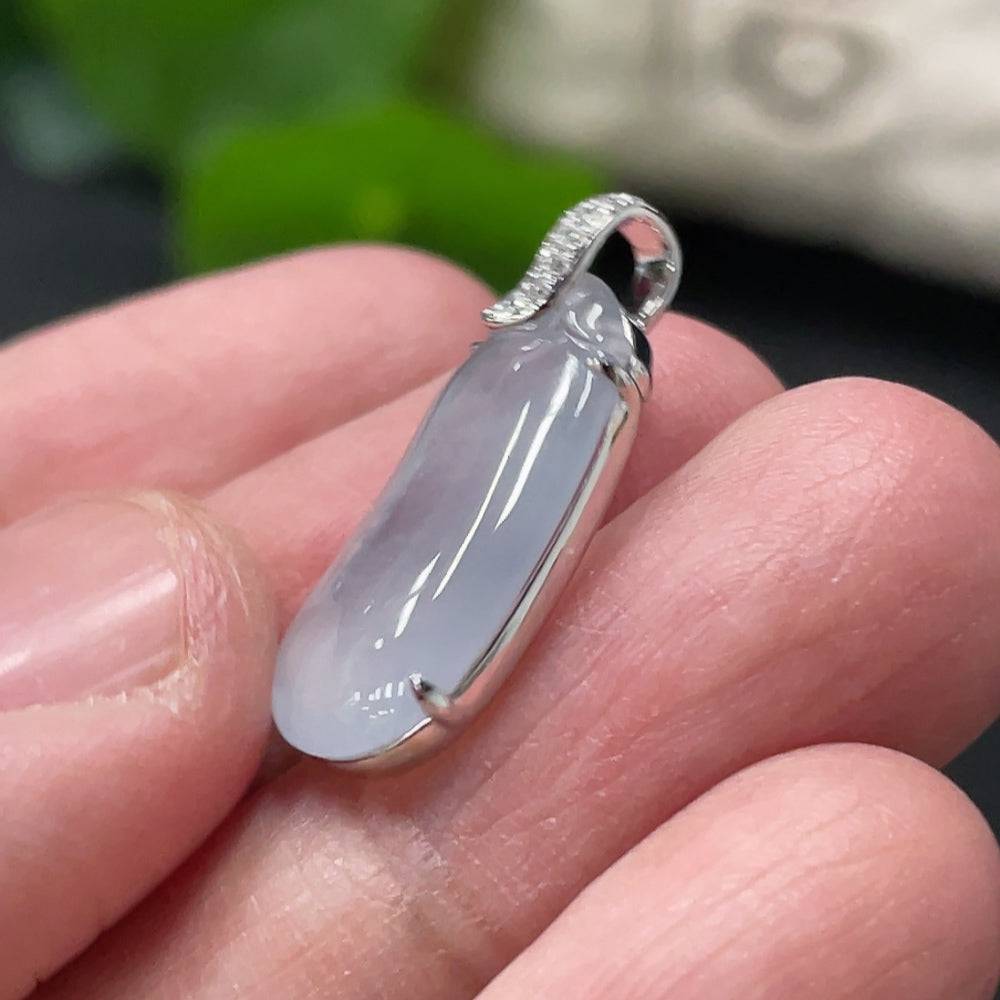 Jadeite auspicious gourd pendant with 18K gold setting and diamond accents, crafted by HUILIU HQ, showing intricate design details.