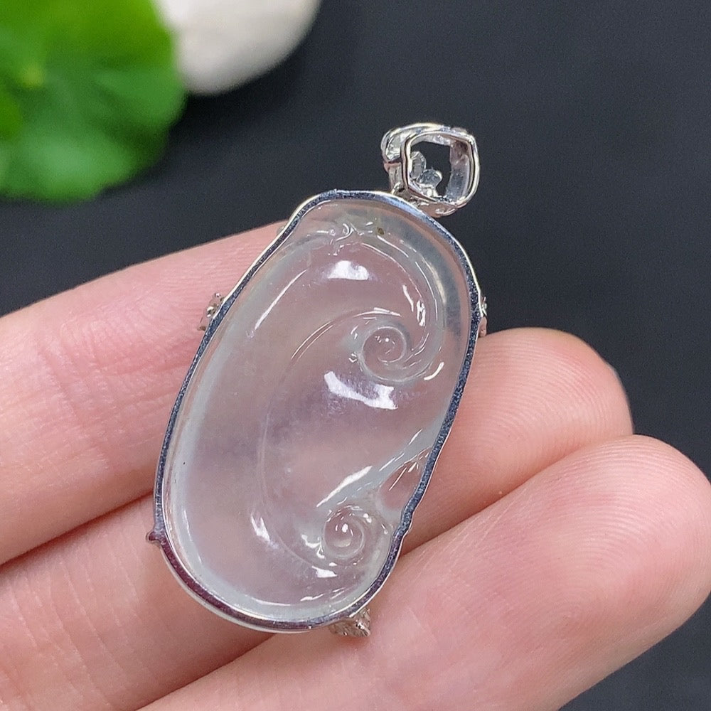 Jadeite Ruyi Pendant 18k Gold Total Weight Approx. 5.8g with Diamond Accents