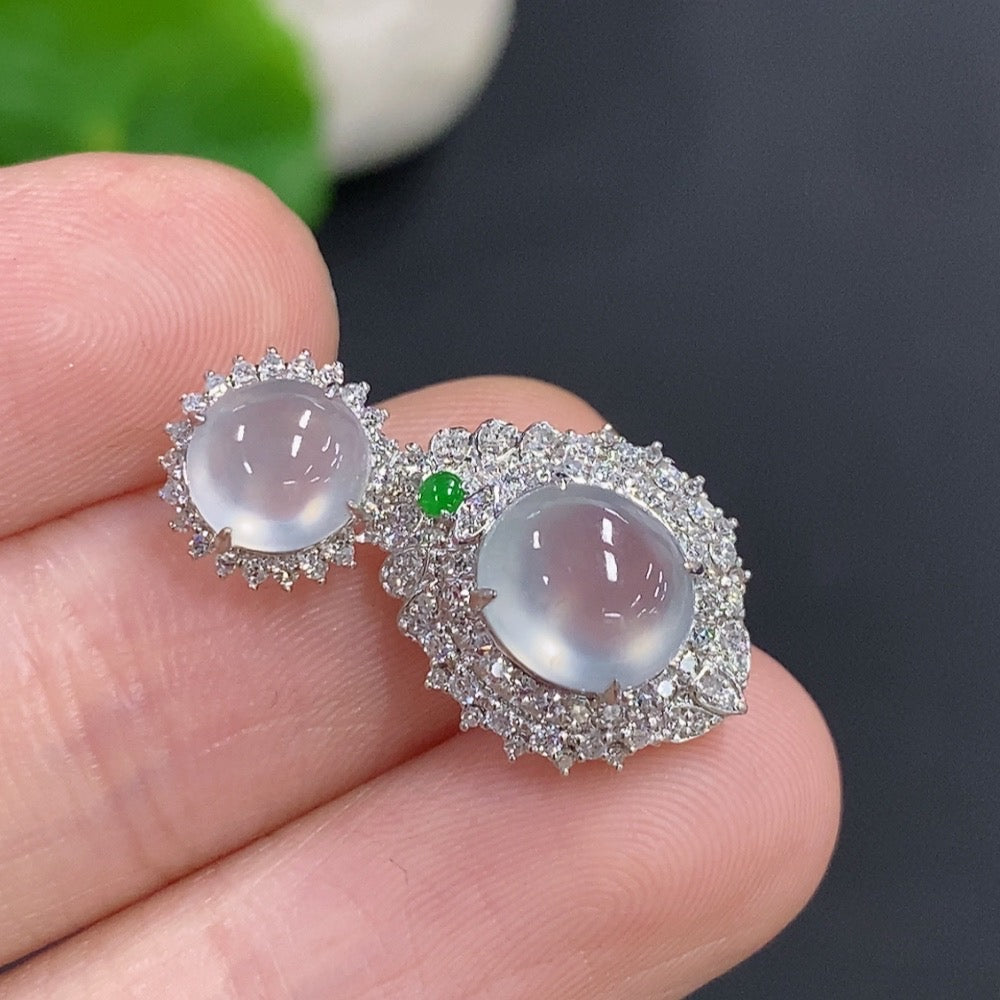 Jadeite Bezel-set Cabochon Pendant with 18k Gold and Diamond Accents, Total Weight Approx. 2.32g