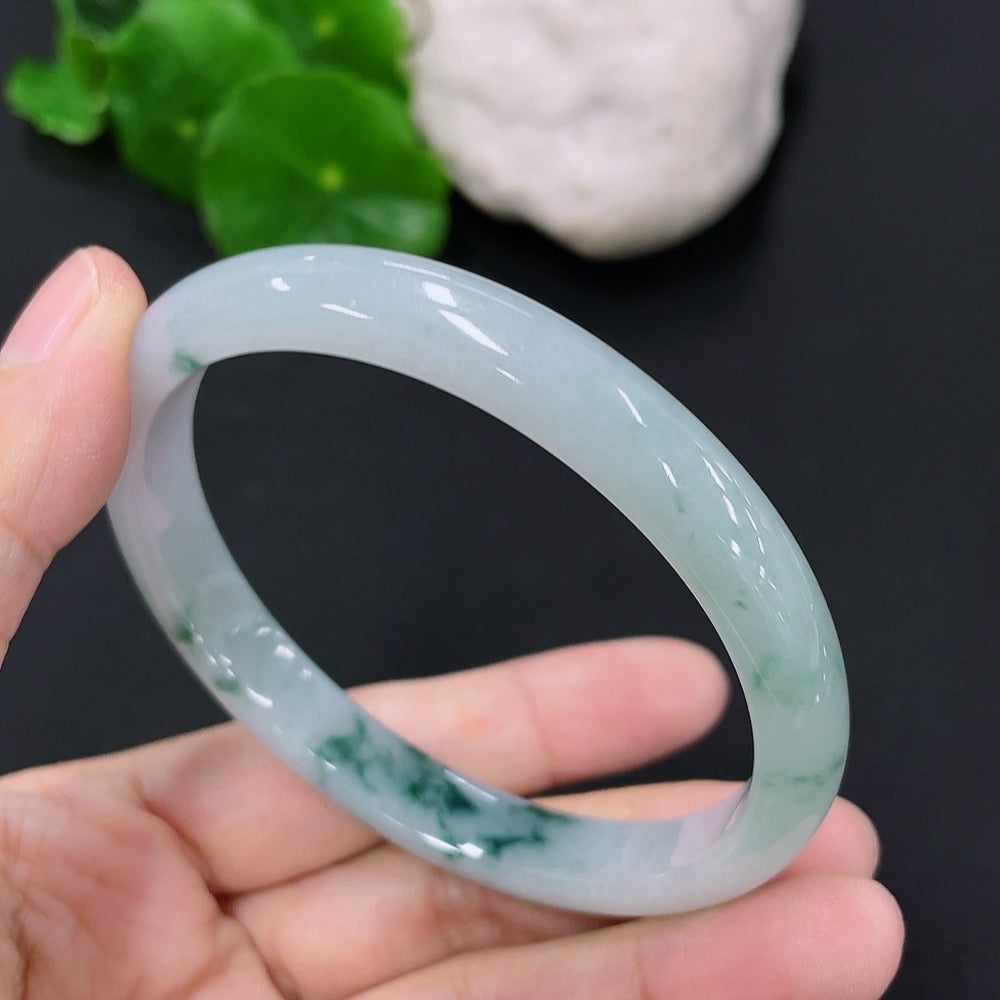 Jadeite Oval Bangle