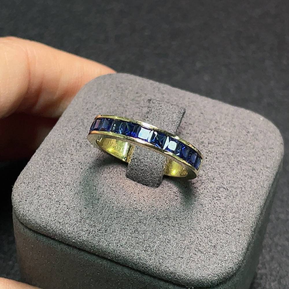 18K blue sapphire ring with a 1.5mm gemstone, size 16, featuring gemstones and a gold band from HUILIU HQ.
