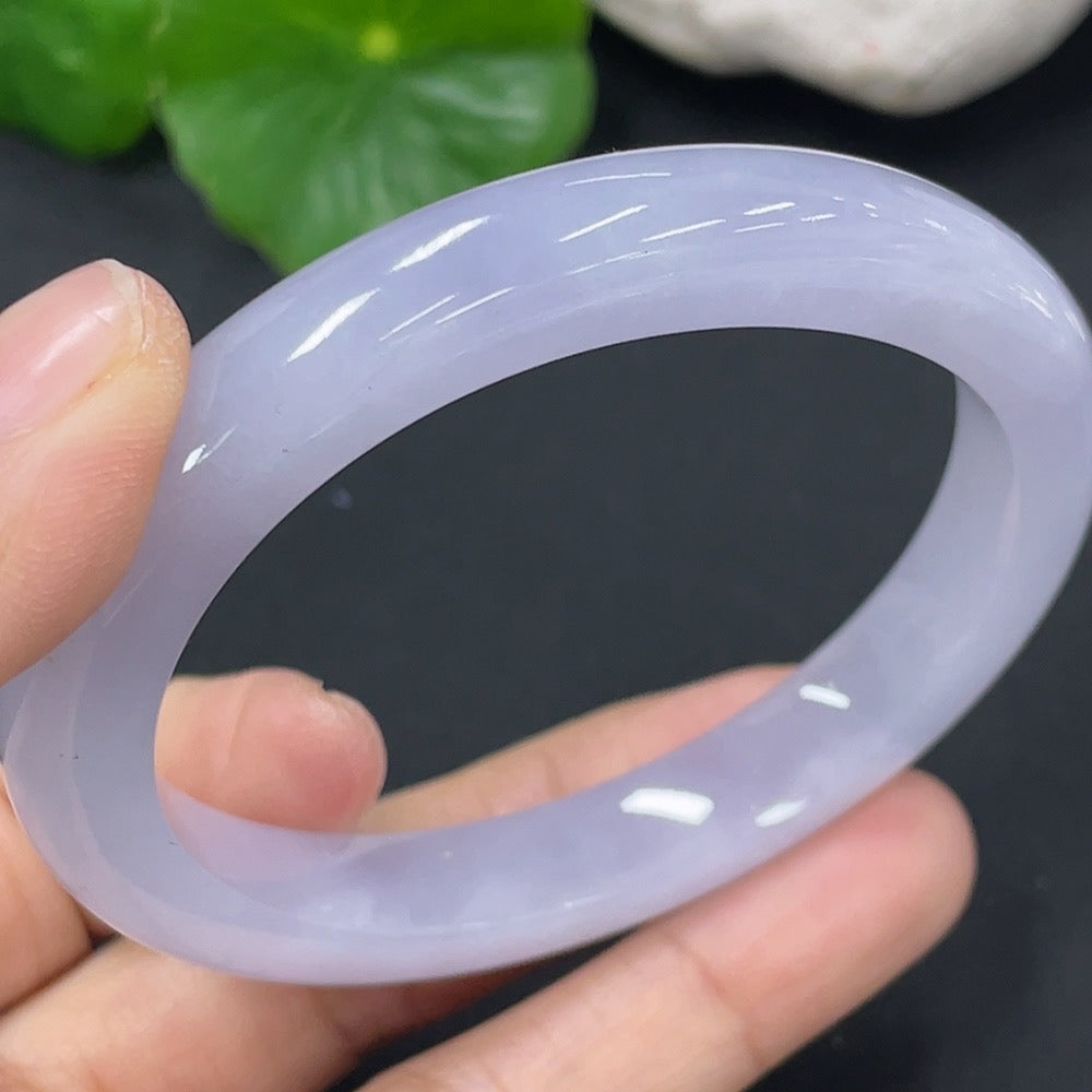 HUILIU HQ jadeite concubine bracelet with green jade stones, size 54.2/48.2mm, weight 36.28g, showcasing smooth polished beads.