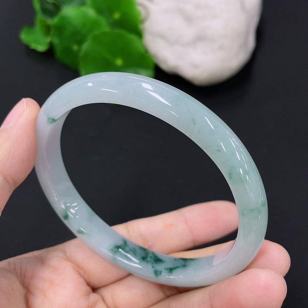 Jadeite Oval Bangle