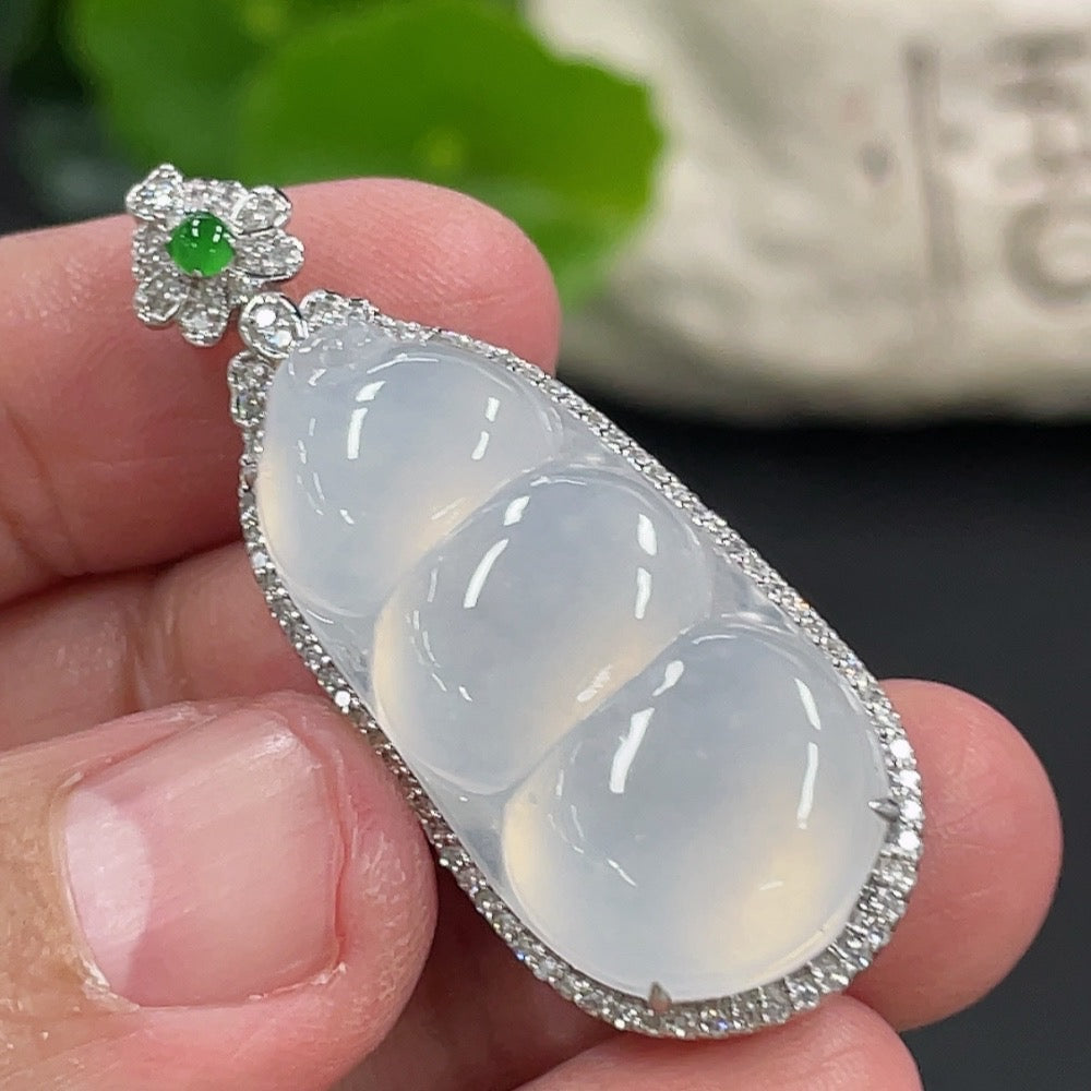 Jadeite Blessing Bean Pendant in 18K Gold, Total Weight Approx. 7.4g (With Diamond Accents)