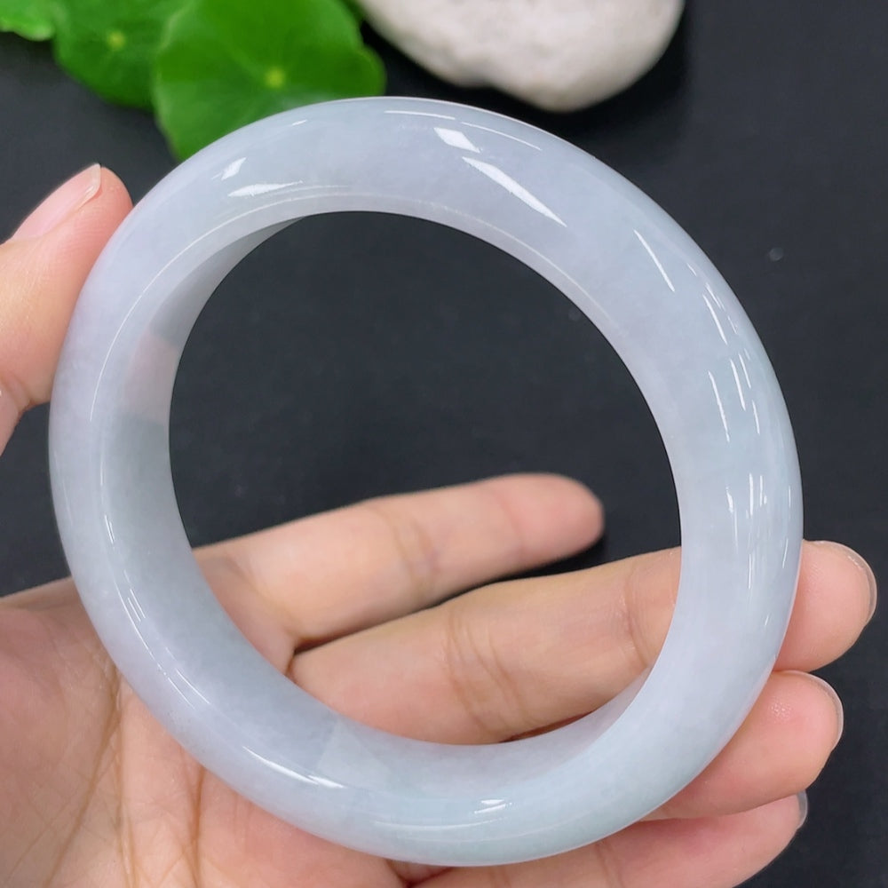 HKHQ jadeite round bangle bracelet, size 56.7, 71.2g, showcasing smooth green jadeite with a polished finish.