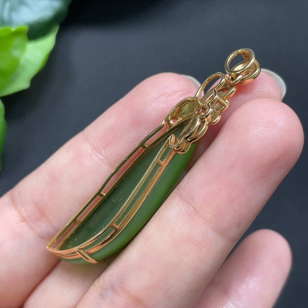 Hetian Jade Jasper Inlaid Pendant 18K Gold with Diamond Accents