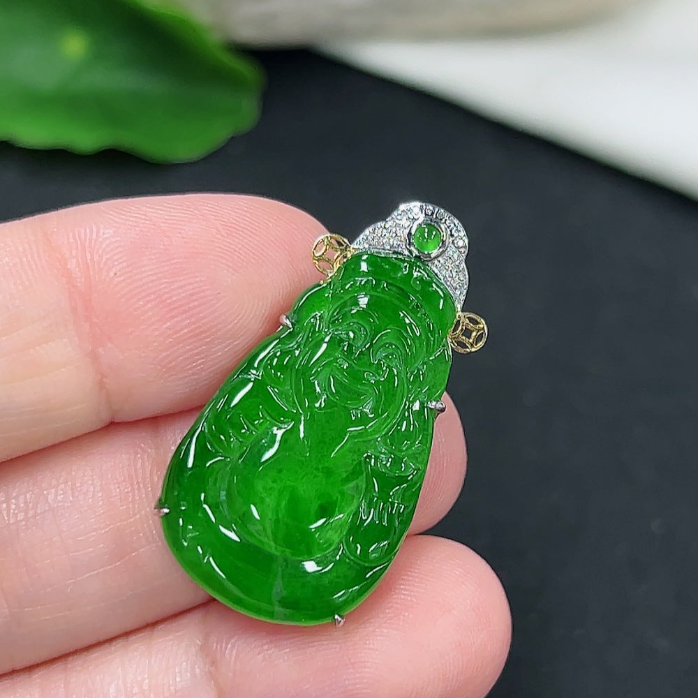 Jadeite K gold-embedded Maitreya pendant with a total product weight of approximately 4 grams (set with diamonds)