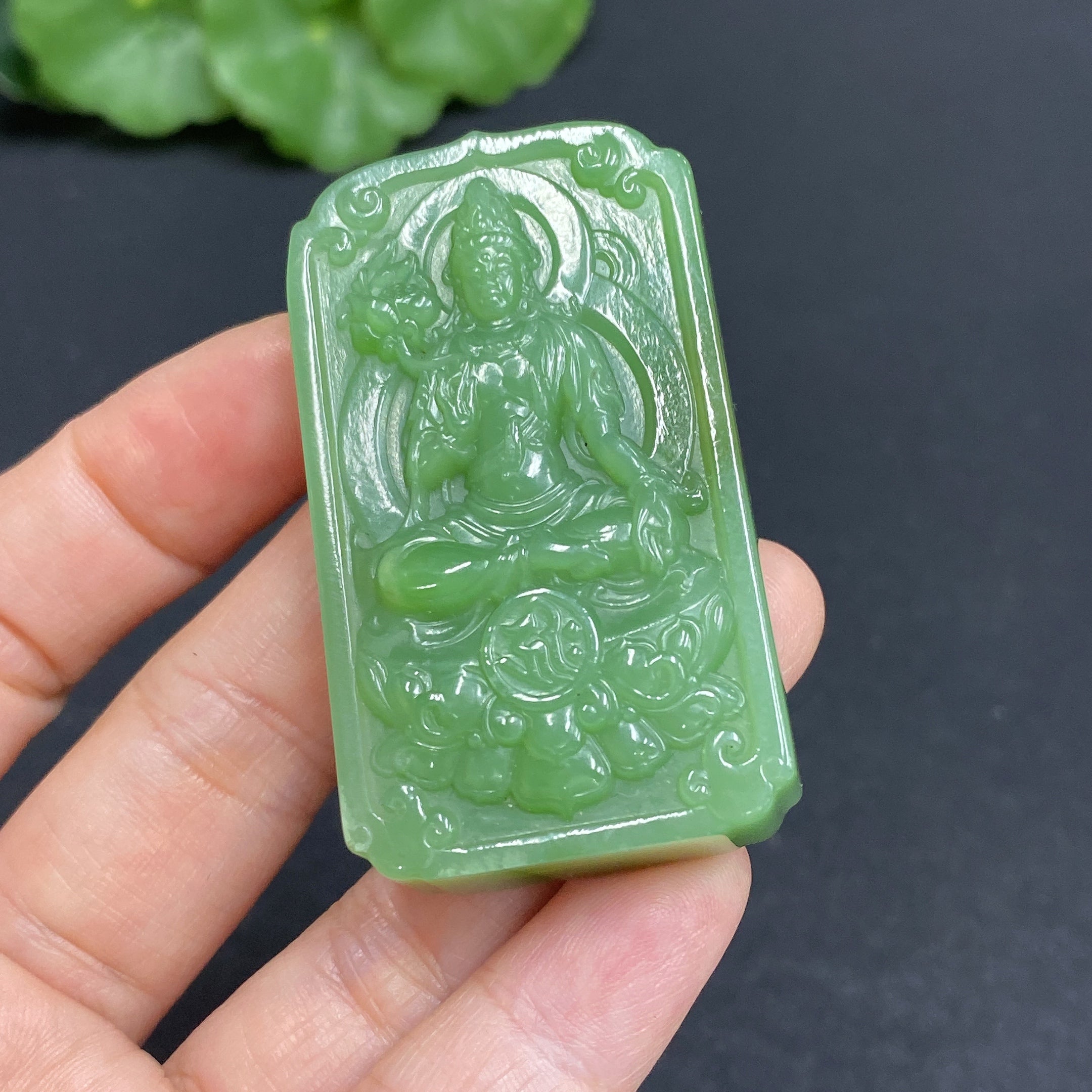 Hetian Jade Pendant Guanyin . | Huiliu Certified