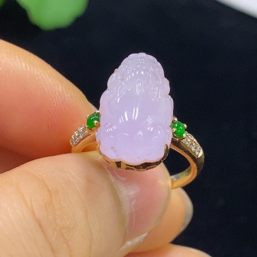 Huiliu Jadeite Pi Xiu inlaid ring with diamond, featuring detailed jade design and sparkling accents, certified by Huiliu HQ.