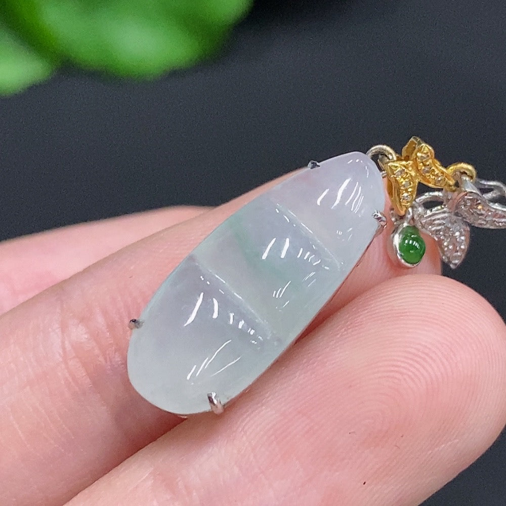 Jadeite Lucky Bean Pendant 18k Gold Total Weight Approx. 2.3g