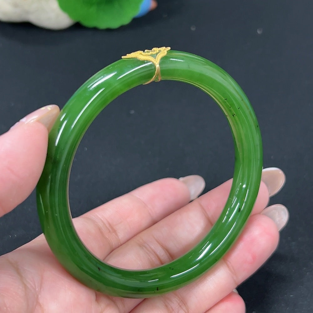 Hetian Jade Jasper inlaid round bangle with 18k gold, size 59.5, weighing approximately 41.1g, by HKHQ.