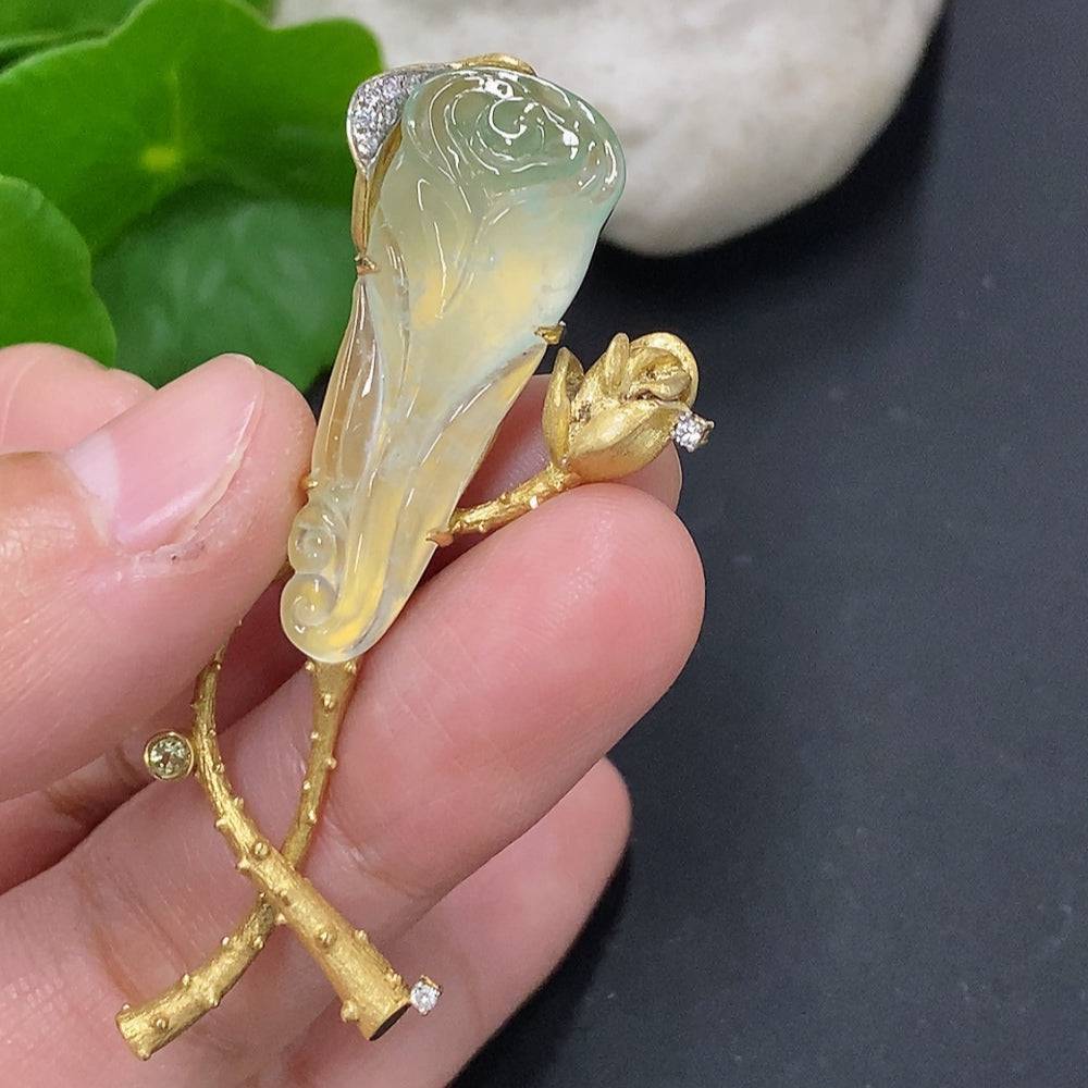 Huiliu Jadeite inlaid brooch with colorless diamond accents, showcasing intricate craftsmanship and elegant design.