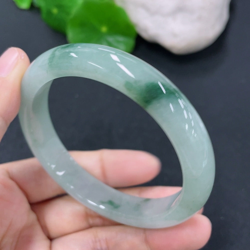 Jadeite round bracelet size 53.7mm total weight approximately 40.74g