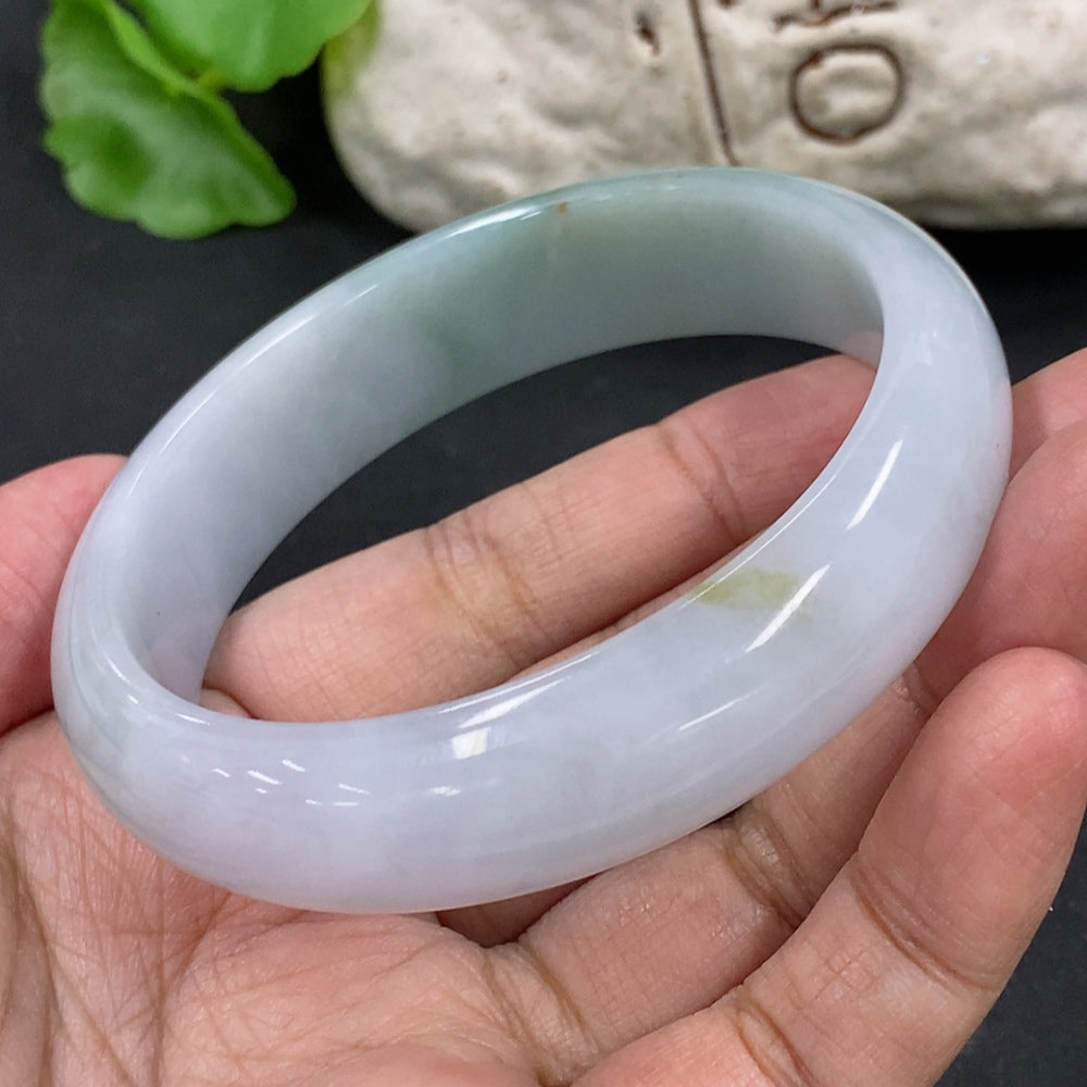 Jadeite round bracelet with 64.3g weight and size 59.4, featuring smooth green jade beads, crafted by HKHQ.