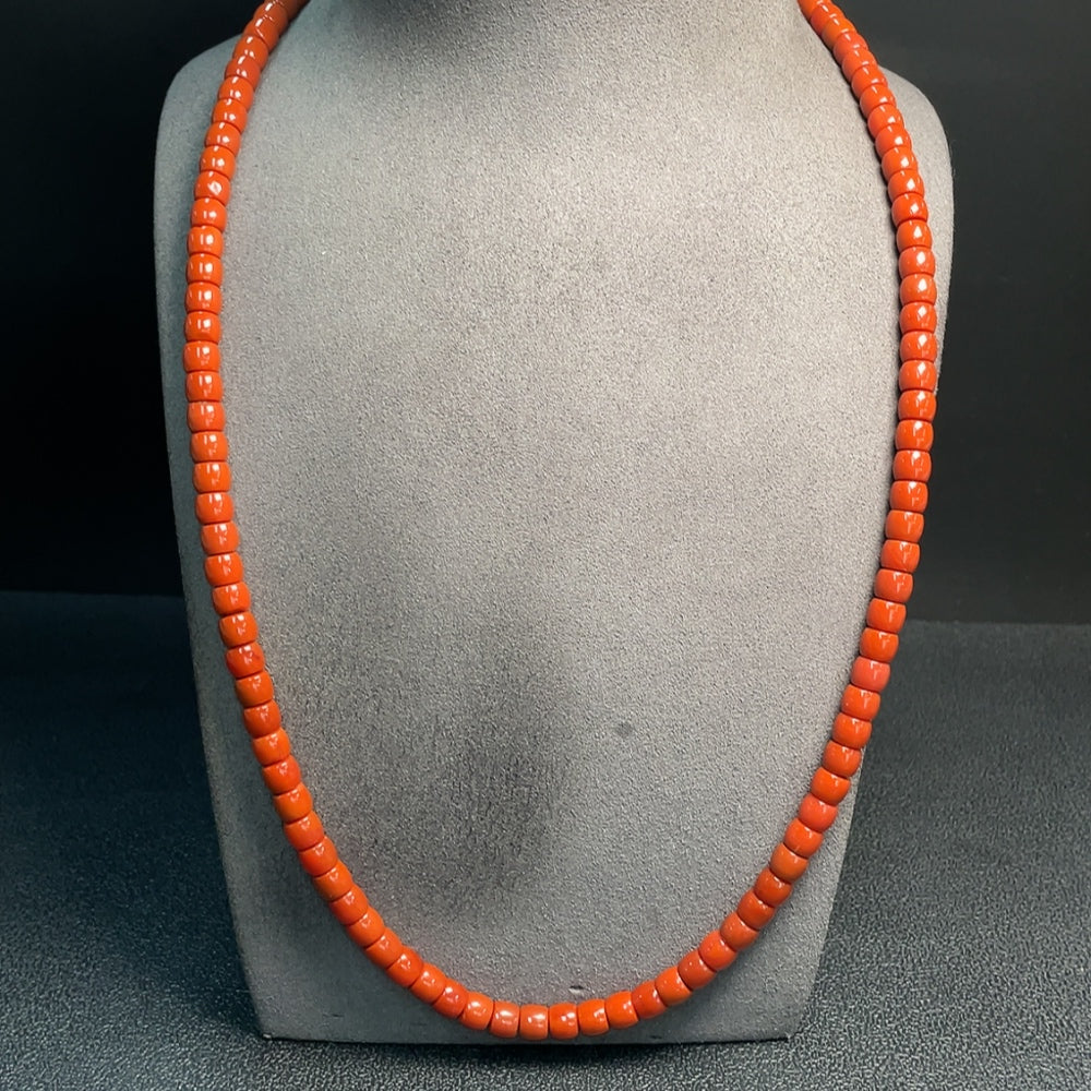 Red Agate gemstone bead necklace with 7mm beads and visible organic matter, weighing approximately 59.39g, by HUILIU HQ.