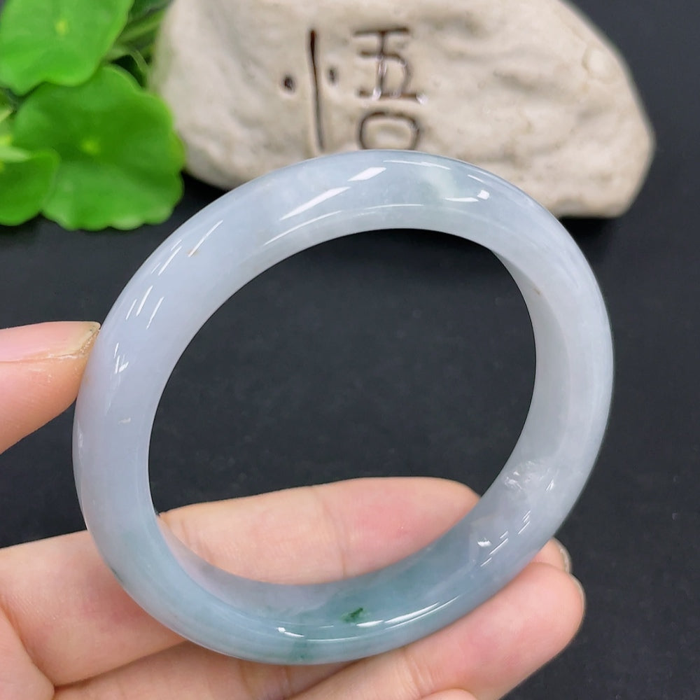 Jadeite round bangle with a smooth finish, weighing approximately 49.3g, size 54.4, crafted by HKHQ.