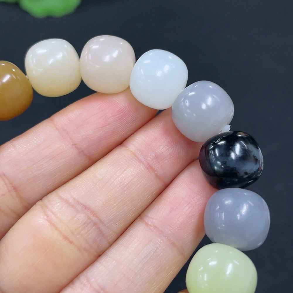 Hetian Jade Bracelet, with non-Hetian Jade beads