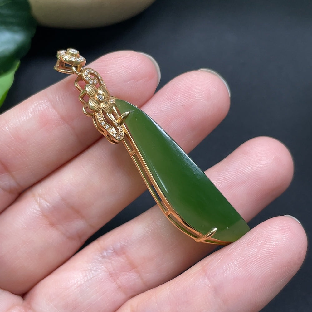 Hetian Jade Jasper Inlaid Pendant 18K Gold with Diamond Accents